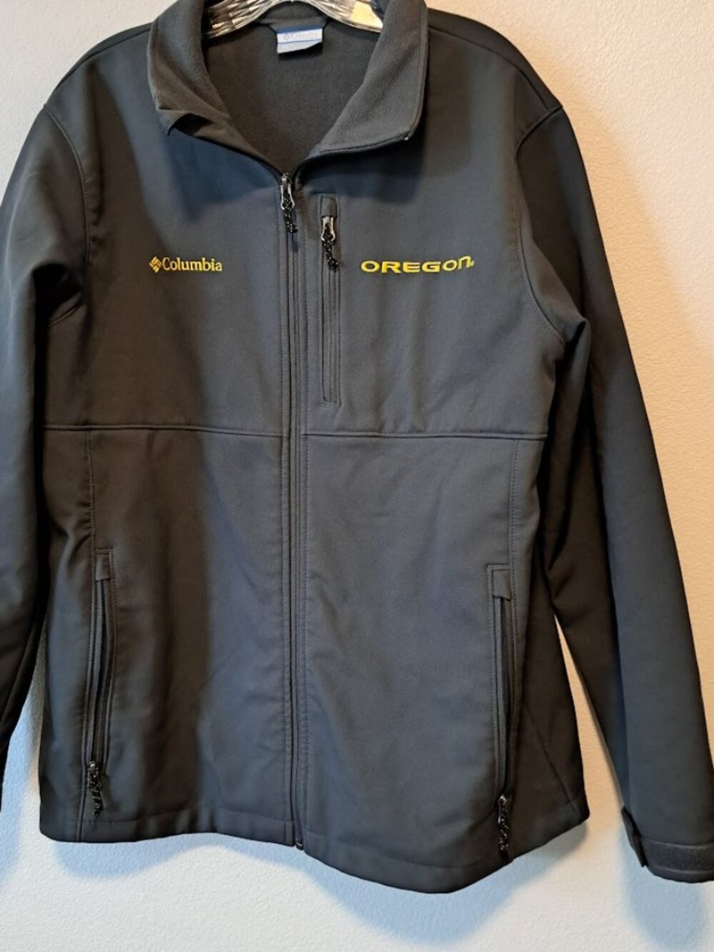 Oregon Ducks Columbia Soft Shell Jacket Mens size Large Black Full Zip
